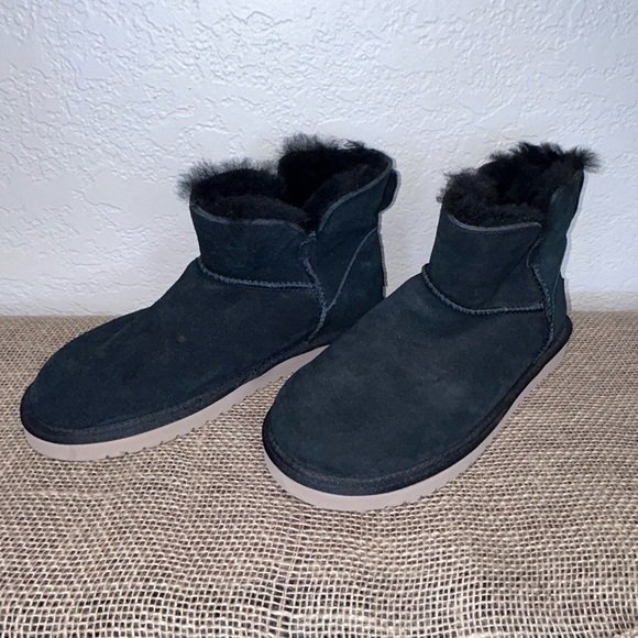 Koolaburra By UGG Black Suede Fur-Lined Boots NEW Size 7 - Picture 1 of 6